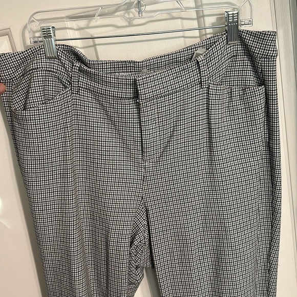 Old navy pixie pant in houndstooth - Picture 1 of 4